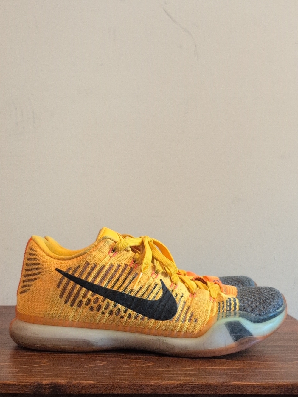 Nike Kobe 10 Elite Low Rivalry Sz 9.5